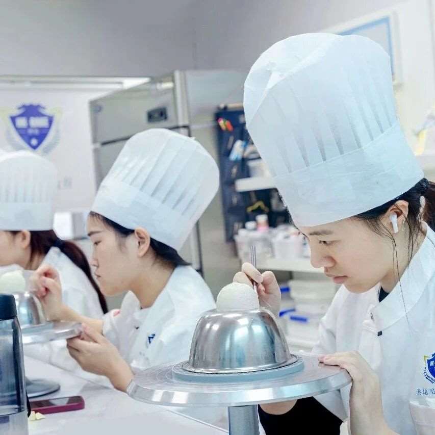赣州口碑好的西点甜品面包培训学校排名 烘焙培训、蛋糕甜品培训